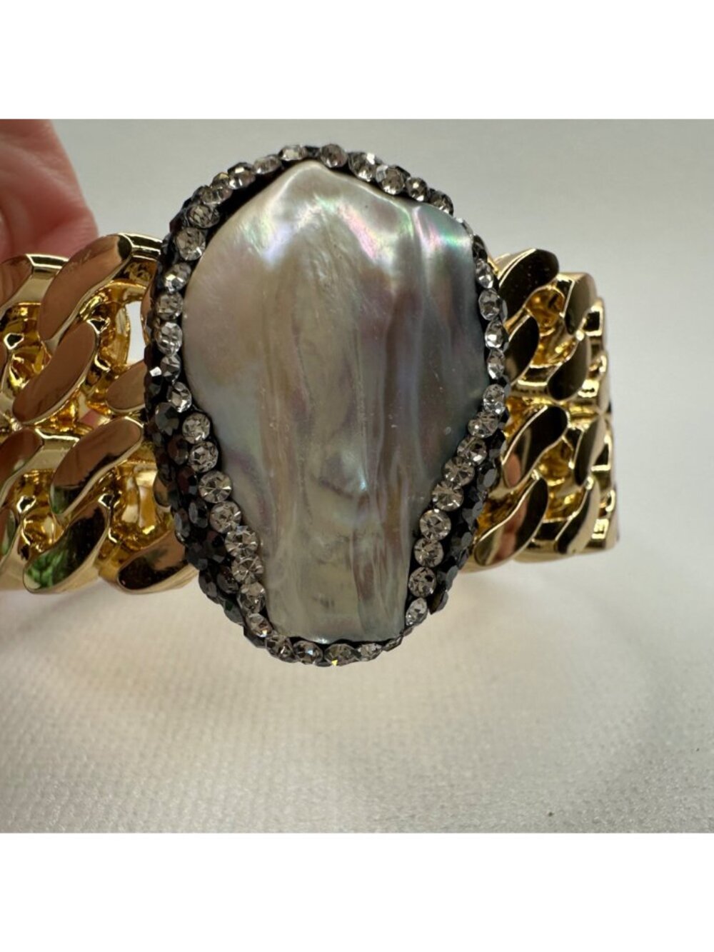 Gold Tone Rhinestone Encrusted Baroque Pearl Curb Chain Cuff Bracelet Glam - Picture 4 of 12